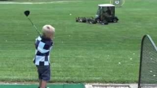 preview picture of video '3 year old golfer hits ball collector'