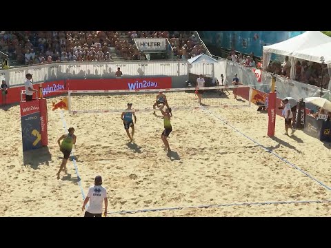 Bei 40 Grad: Beachvolleyballer feiern Hitze-Party