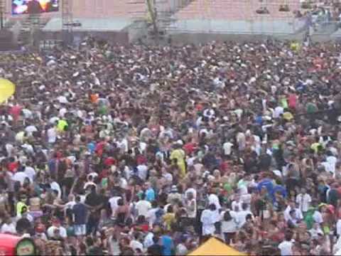 EDC 2009 Day Two the 90,000 Crowd