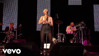 Robyn - With Every Heartbeat (Live from Radio 1 Big Weekend, Maidstone, UK / 10th May 2008)