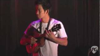 Montreal Guitar Show '11 - Jake Shimabukuro "Blue Roses Falling"
