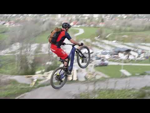 Springen mit dem E Bike.