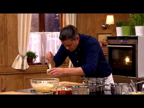 Soufflierter Apfel mit Zimtsabayon (Alexander Fankhauser)