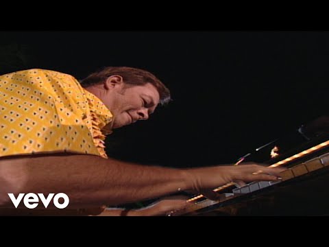 Bill & Gloria Gaither - Just a Little While / Meeting in the Air [Live] ft. Anthony Burger