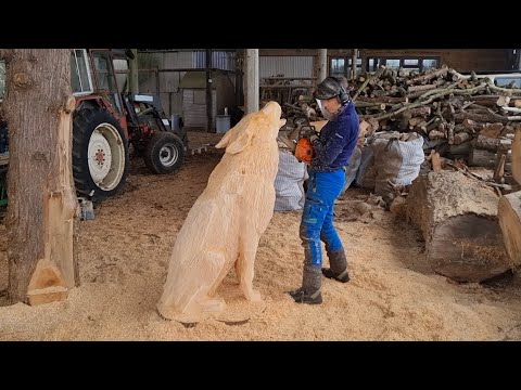 Chainsaw Carving a Howling Wolf Step-by-step