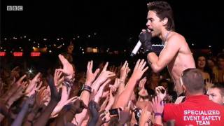 30 Seconds to Mars perform &#39;The Kill&#39; at Reading Festival 2011 - BBC