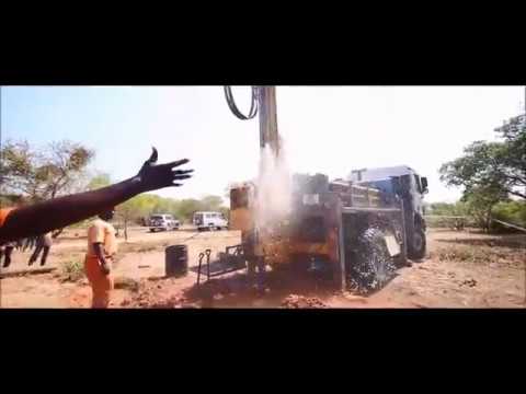 ジョージ・クルーニーとその仲間が若者のための特別学校を設立