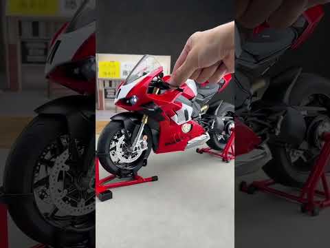 Enjoy your Premium 1:6 Ducati V4R in our bio#diecastmodels #gift #ducativ4r #scalemodel