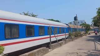 [5477] D19E - 914 kéo tàu SE10 vào ga Thanh Khê (21.04.24 - 10h06) có toa xe Hoa Phượng đỏ