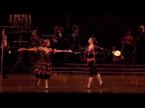 SWAN LAKE - Neapolitan Dance (Laura Morera & Ricardo Cervera - Royal Ballet)