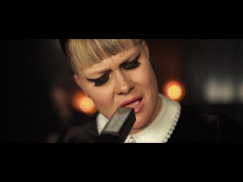 Nicole Bernegger «BACK TO YOU» Video Session