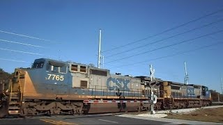 preview picture of video 'CSX Train Car Can't Wait For Gates To Go Up'