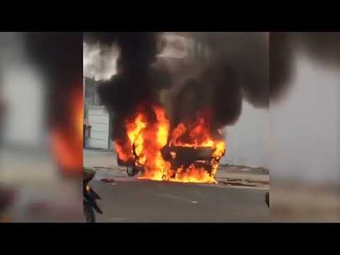 Carro pega fogo em rua de Ji-Paraná - Gente de Opinião