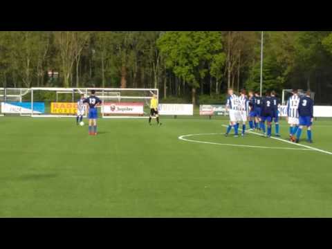 Het laatste doelpunt van het seizoen van vv Schoonhoven jo19-1