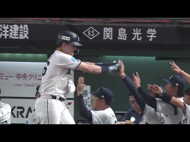 3回表】振り抜いた打球はスタンドへ!! マリーンズ・佐藤都志也