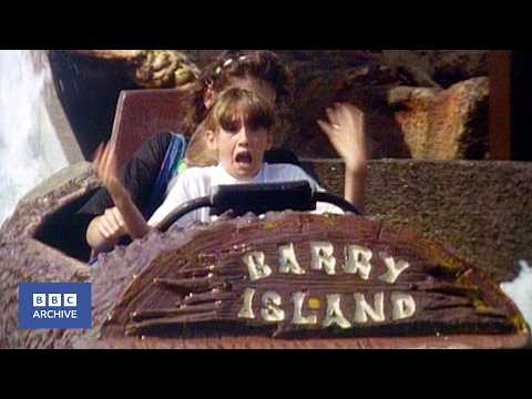 1990: A Day Trip to Barry Island | Between Ourselves | BBC Archive