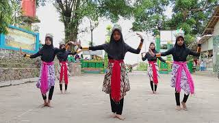 Download lagu Tari Kreasi Cakra Siswi MIM BEDINGIN mp3