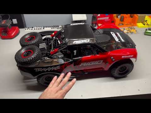 Traxxas UDR Unboxing and first run