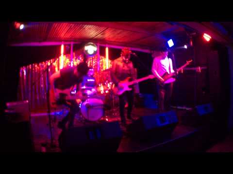 Los Childrens - No me digas que vas a fallar (Bar Loreto, Junio 2014)