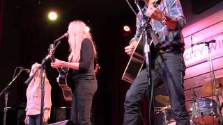 Holly Williams&quot; Mamma&quot;, WITH her mother!  LIVE in Nashville!