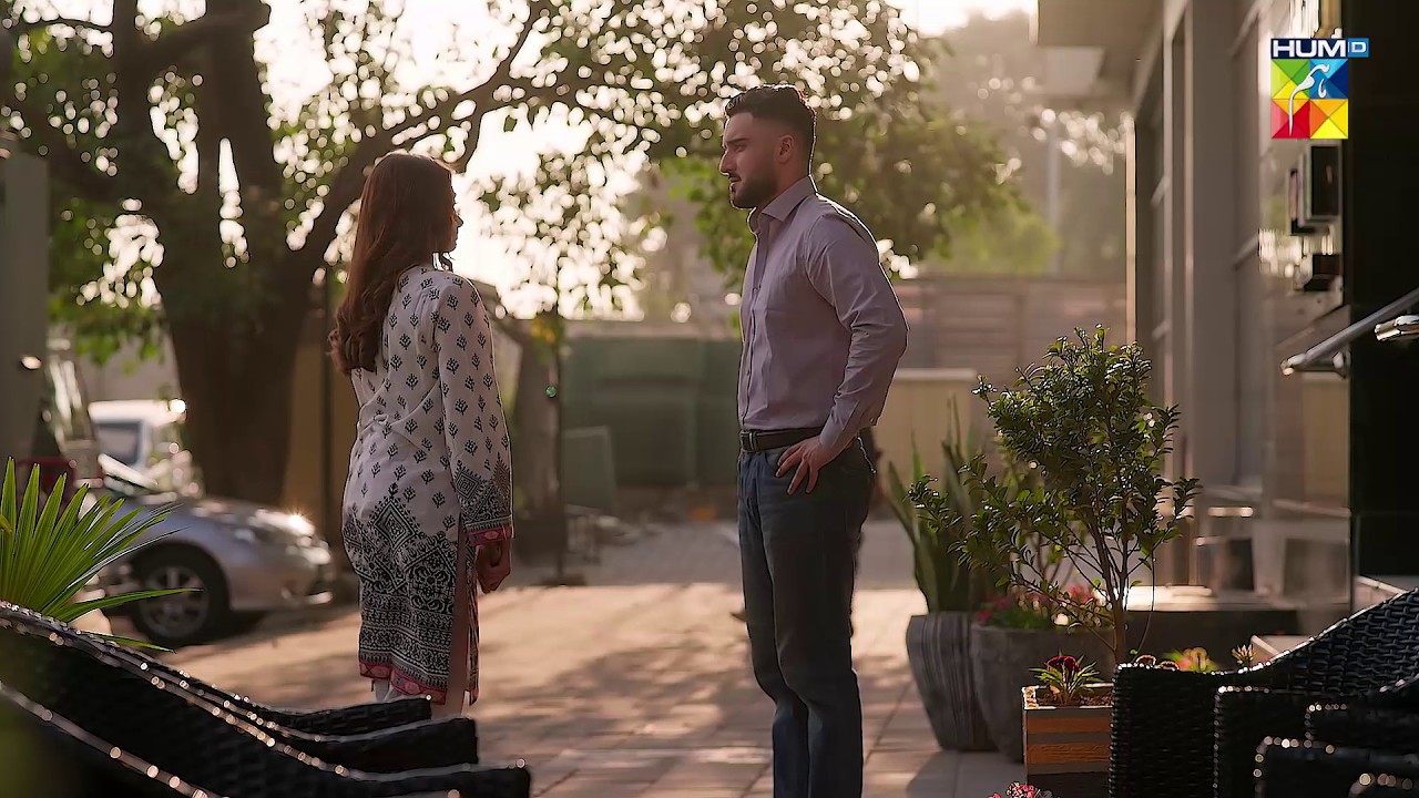 Kis Ki Ijazat Se Aaye Ho Meray Office...! #Musafat #mohsinabbashaider - HUM TV