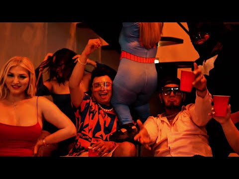 DJ Freshly & Gio Padron - Tirando El Paso (Official Music Video)