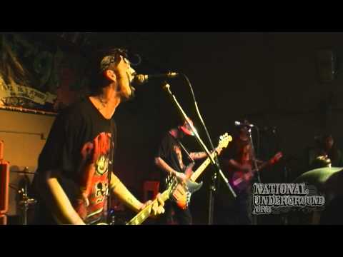 Dear Landlord - High Fives (Live at The Fest 9)