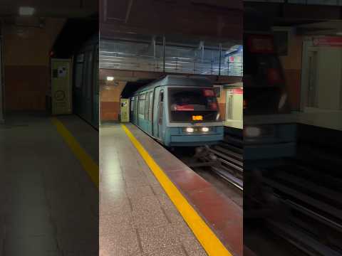 Metro De Santiago | NS-93 N2079 entrando a Estación Central