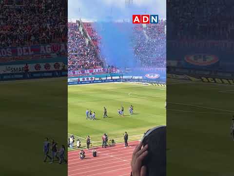 "El gran gesto de la hinchada de la U" Barra: Los de Abajo • Club: Universidad de Chile - La U