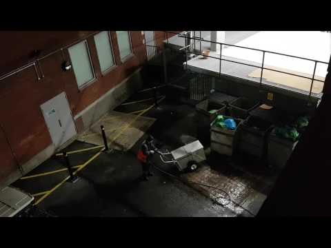 2017.03.04 9.04pm cleaning waste trolley