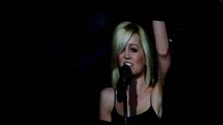 Kellie Pickler Rocks Instead of Rice