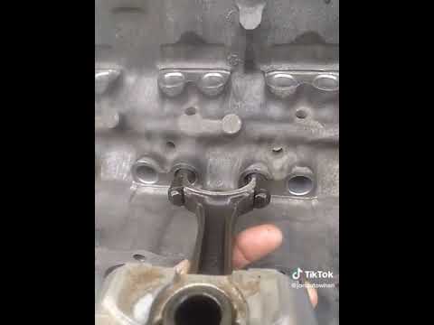 Secret Piston Ring Trick Small Block Chevy @enginebuildingmagazine #enginebuild #sbc350 #engine