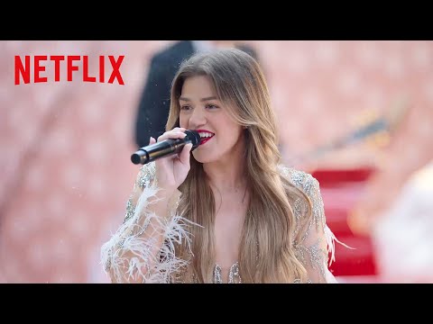 Kelly Clarkson Performs "Underneath the Tree" for NFL Christmas Gameday Live | Netflix