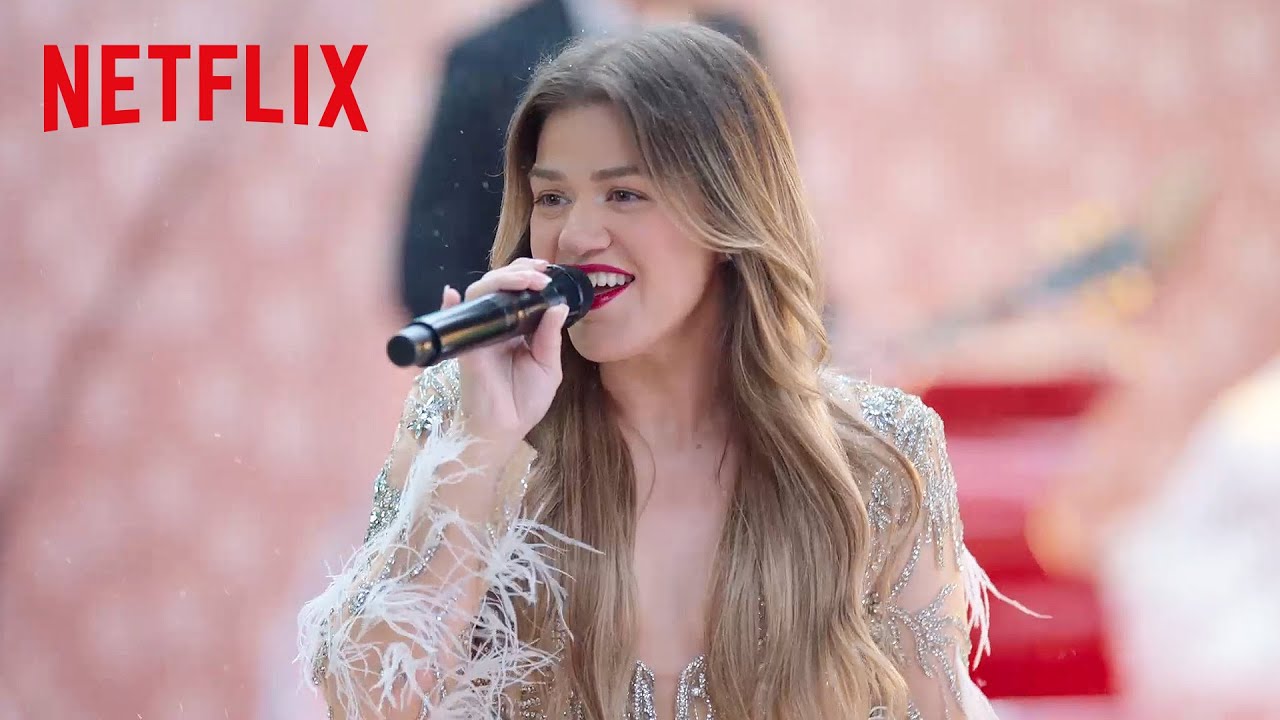 Kelly Clarkson Performs "Underneath the Tree" for NFL Christmas Gameday Live | Netflix