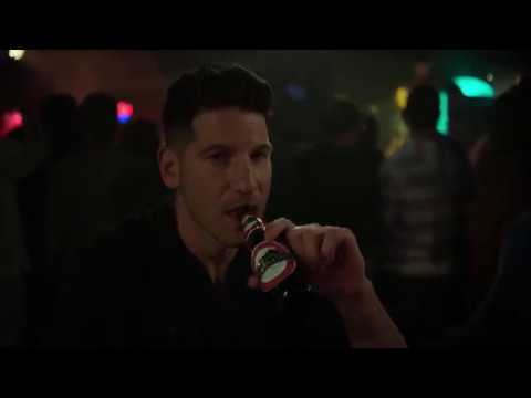 Frank difende la cameriera | The Punisher 2 ITA