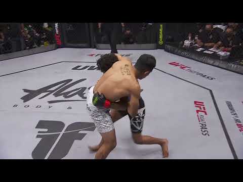 UWC 30: Rosas vs Velázquez