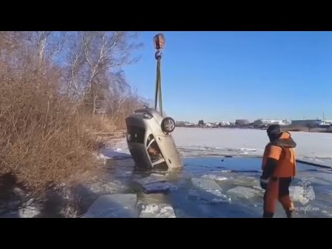 Подорожник ушёл под лёд озера и утопил бухого пилота