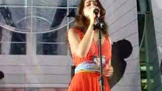 Roberta Sá - Casa pré fabricada