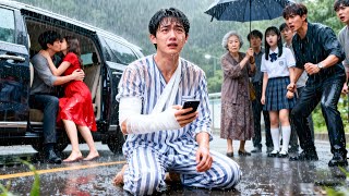 A Call FromLover Made Her Abandon Sick Husband In The Rain. He Divorced, She’s Begging