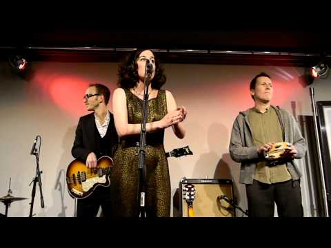 Klangprobe: Lisa Bassenge | Lass die Schweinehunde heulen