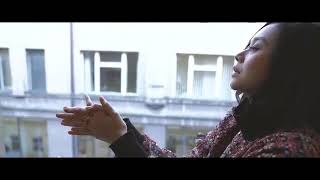 Aura kasih long distance banget