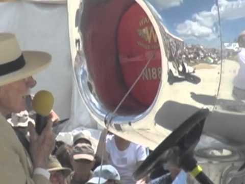 Bob Hoover, F86 Saber Jet Test Pilot, EAA 2013