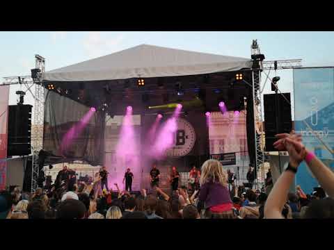 Divokej Bill - Cesta (živě Mezi Ploty 2019)