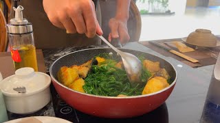 The Most Famous "Cha Ca" in Saigon? (Cha Ca De Vuong Review)