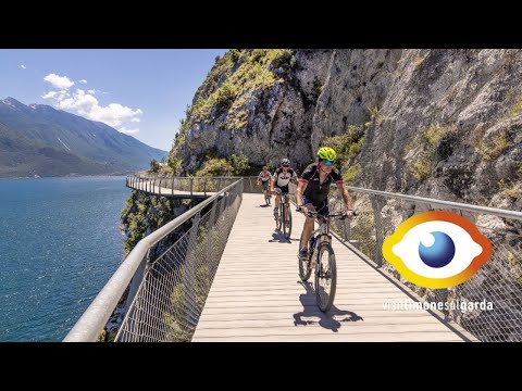 Mit dem Fahrrad schwebend über dem Gardasee - Der Radweg von Limone sul Garda