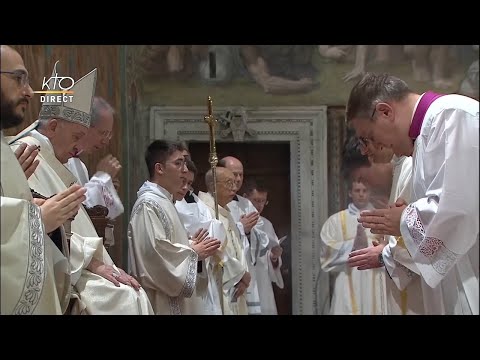 Messe et baptêmes d’enfants par le pape François