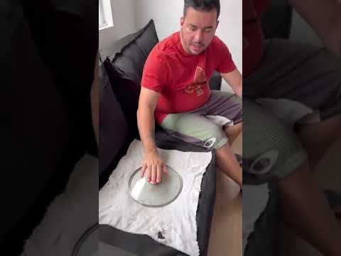 Como limpar o sofá apenas com uma tampa de panela!