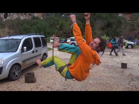 Slackline-Tutorial: Learn how to Highline in 5 Steps