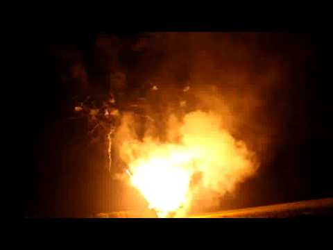 Dominator 1.4Pro PFX30 Y 25 shot Yellow Peony finale box