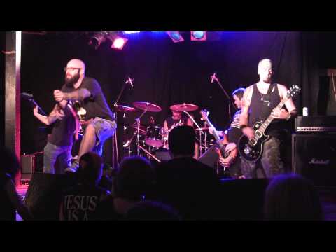 Death Valley Driver - Choke The River/ Bull Of The Woods (Spread The Metal Festival 2013 Halifax)